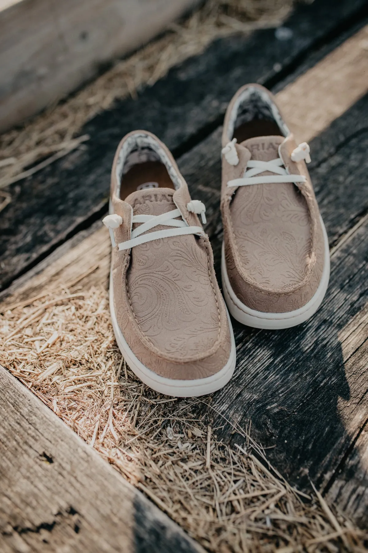 Floral 'Tooled' Embossed Tan Ariat Hilo Shoes