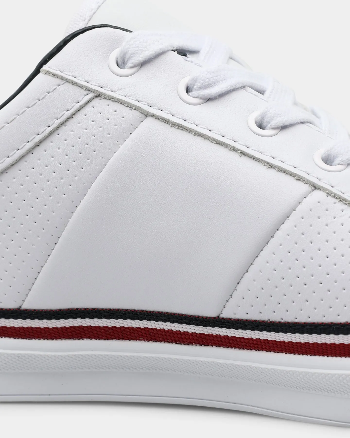 Fred Perry Baseline White