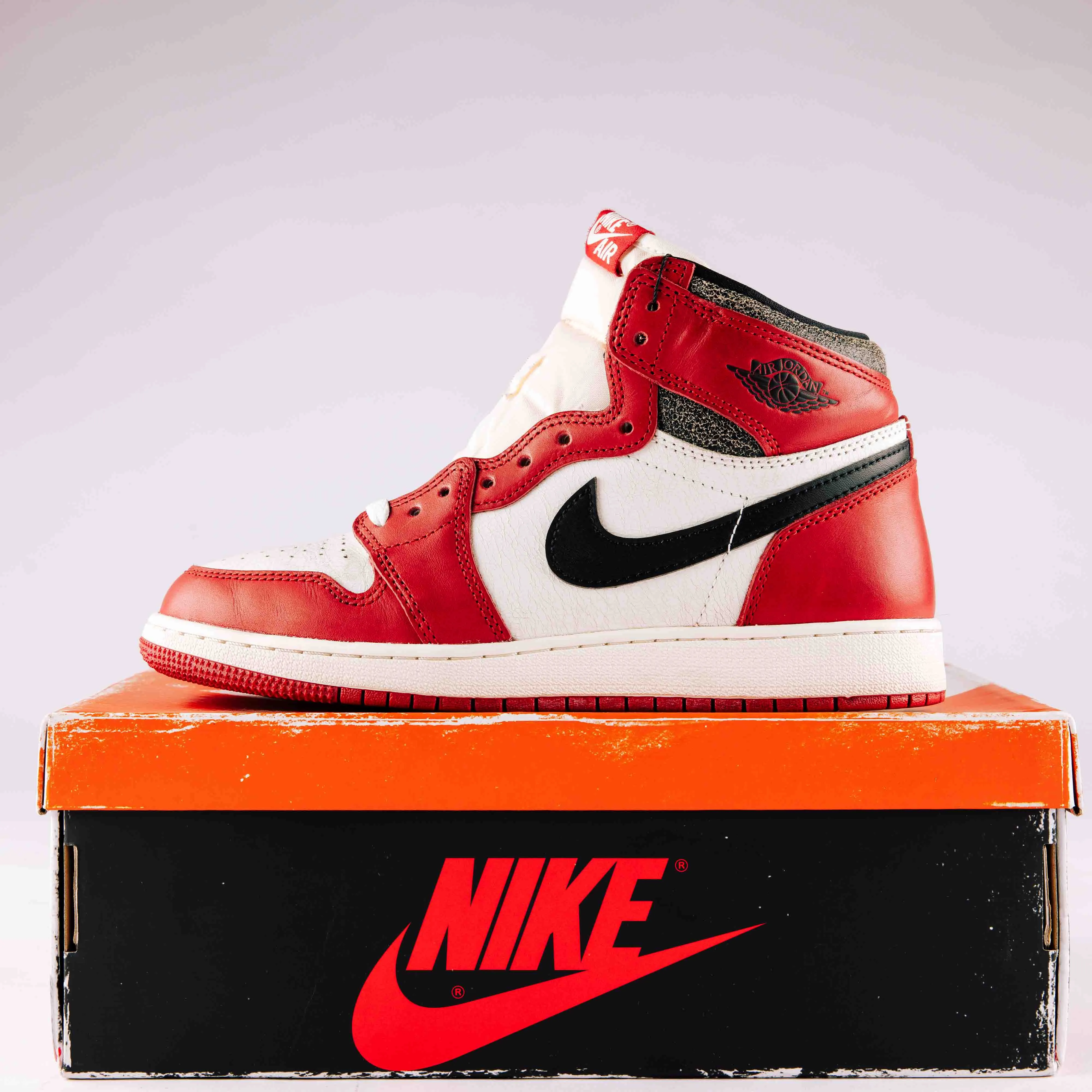 Jordan 1 Retro High OG Chicago Lost and Found (GS) - Used - 0685