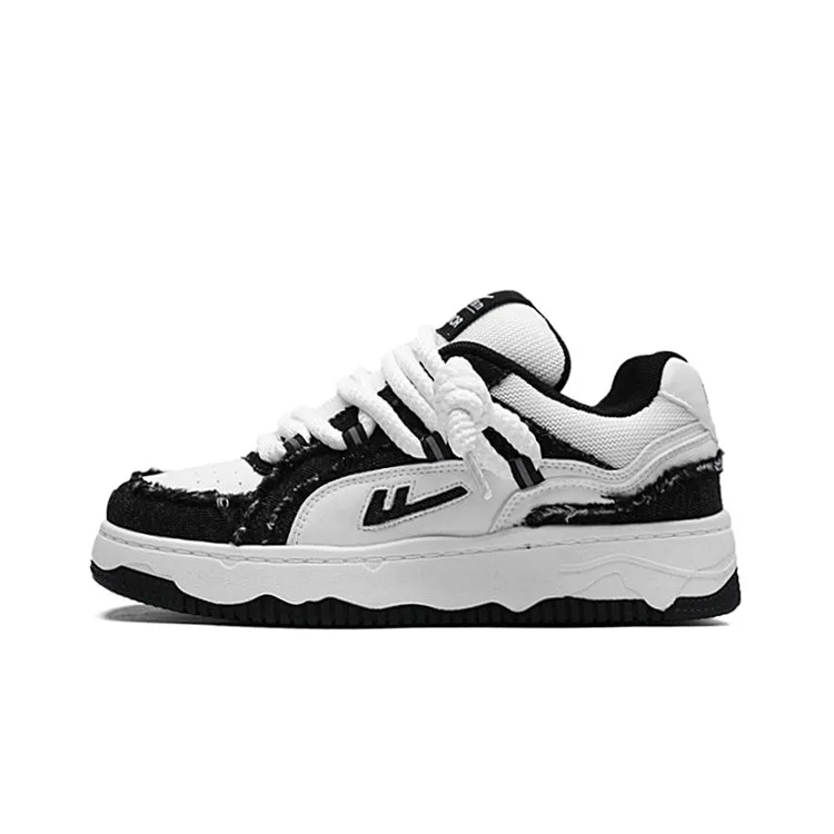 Men's Warrior Skateboarding Shoes White and Black