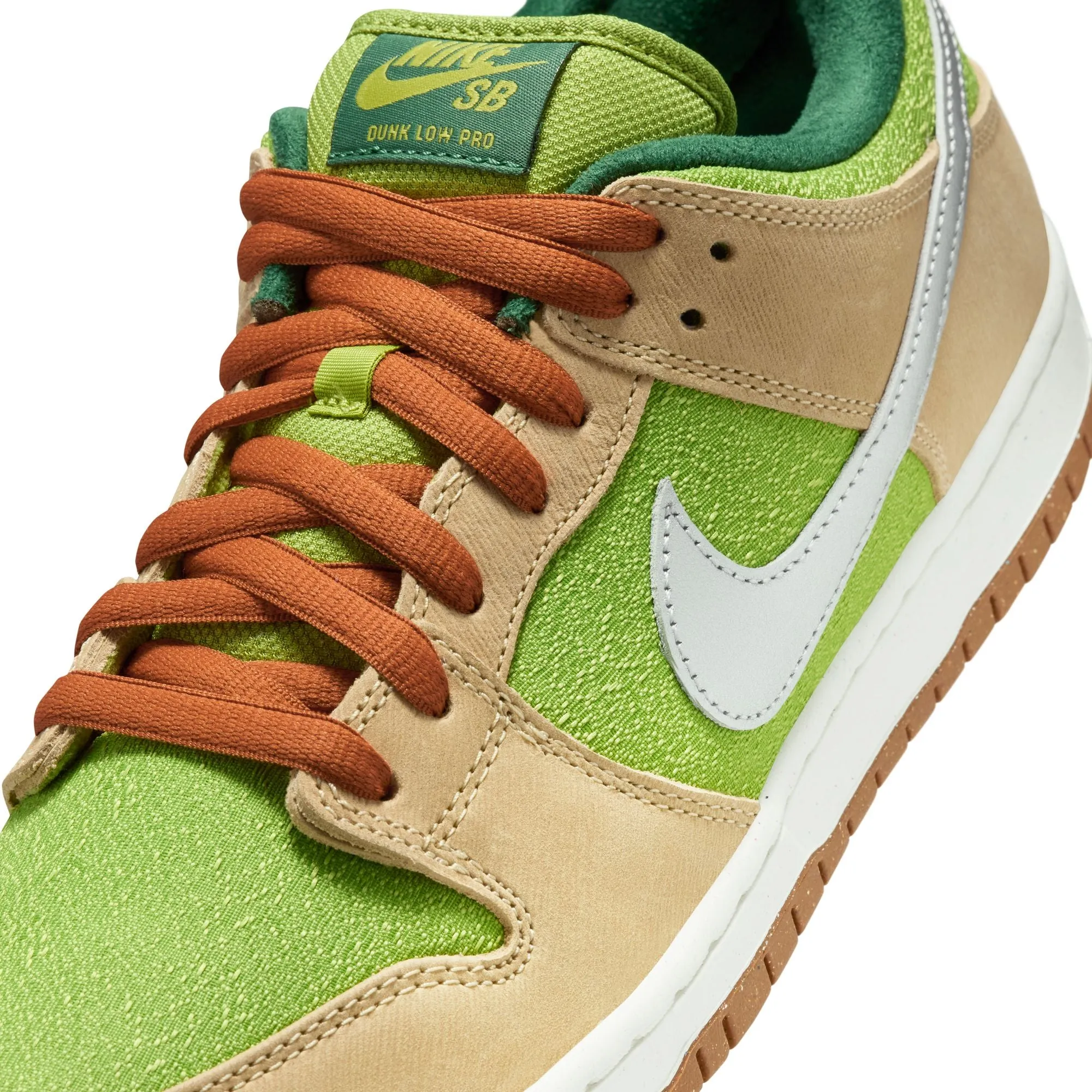 Nike SB Dunk Low Pro WC (Sesame/Metallic Silver-Pear)