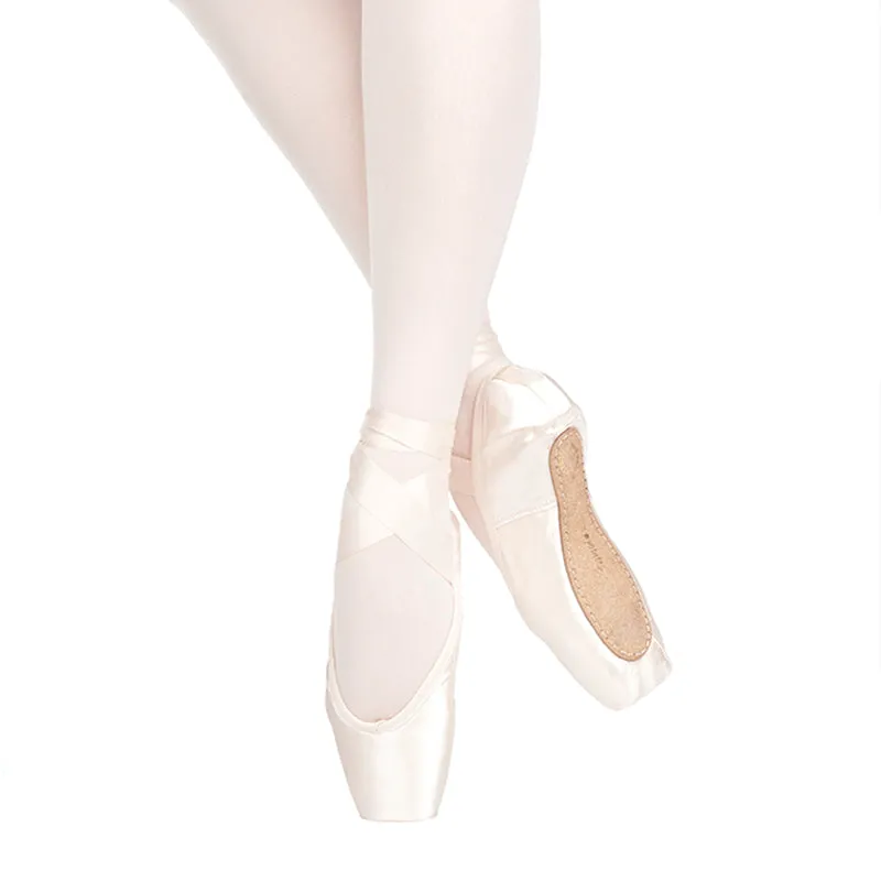 Russian Pointe Sapfir V-Cut Pointe Shoes - Flexible Medium Shank