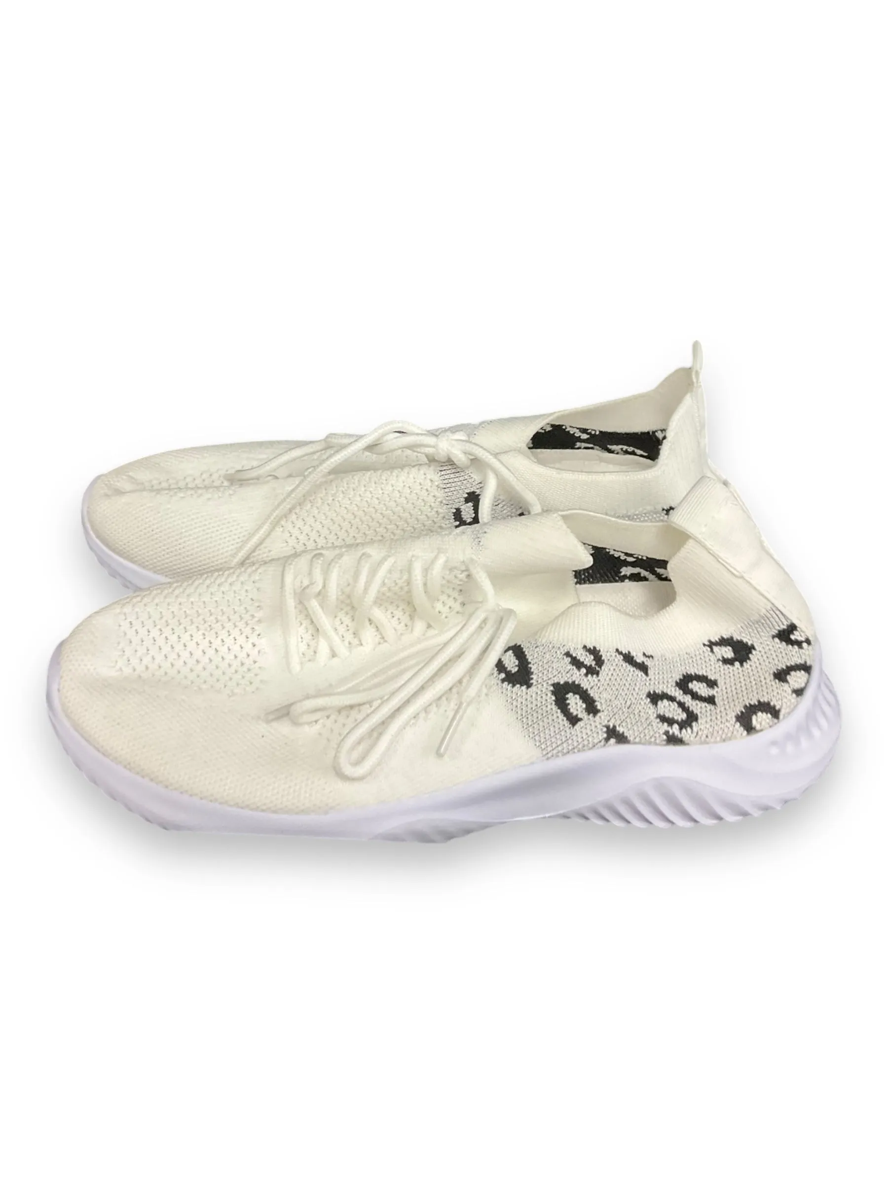 Shoes Athletic By Clothes Mentor In Animal Print, Size: 6.5